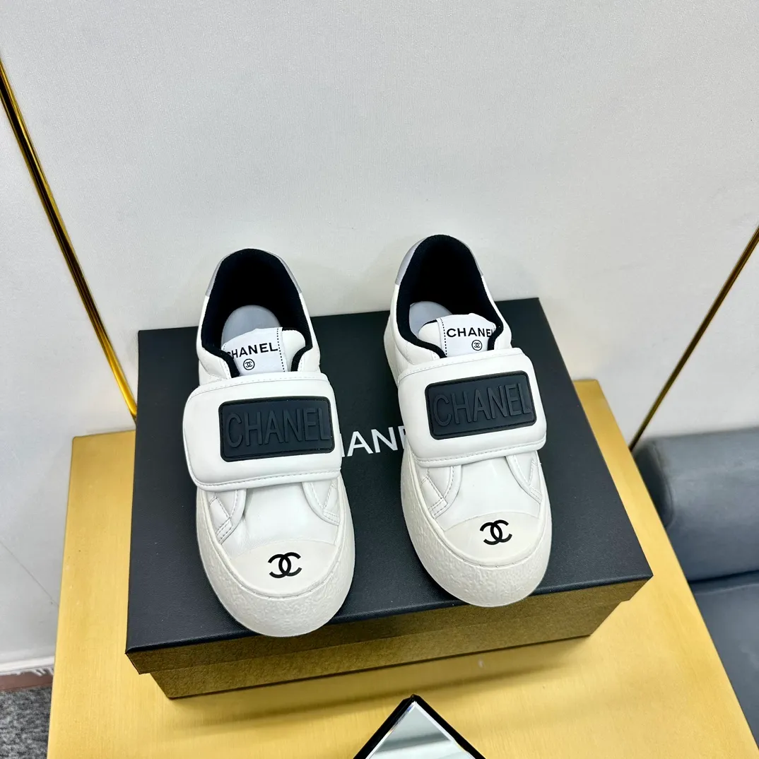 👟👟Ex-factory price 600👟👟 Chanel bread shoes ~ original calfskin panda shoes Chanel 25C latest hot style panda black and white sports shoes casual sneakers Xiaoxiang hot item classic black and white panda color coco girls must pay Fabric: original custom mixed sheepskin lining: original imported breathable mesh lining outsole: Original molded rubber + TPU combination Size: Women's 35-40
